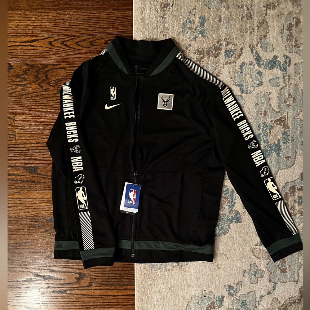 Nike Courtside Starting 5 Milwaukee Bucks Tracksuit **NEW - L” Top & Bottom